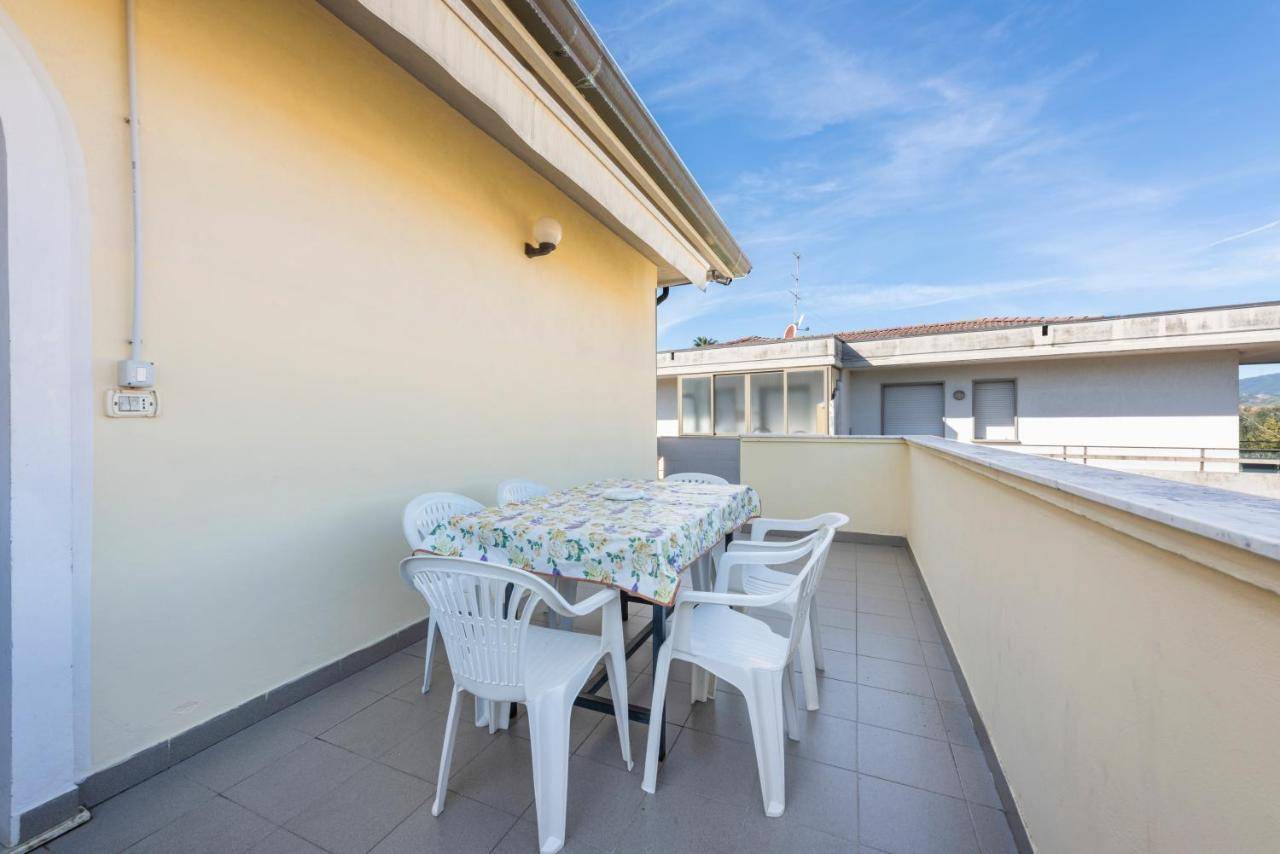 Residenza Tirrenia By Mmega Apartamento Marina di Massa Exterior foto