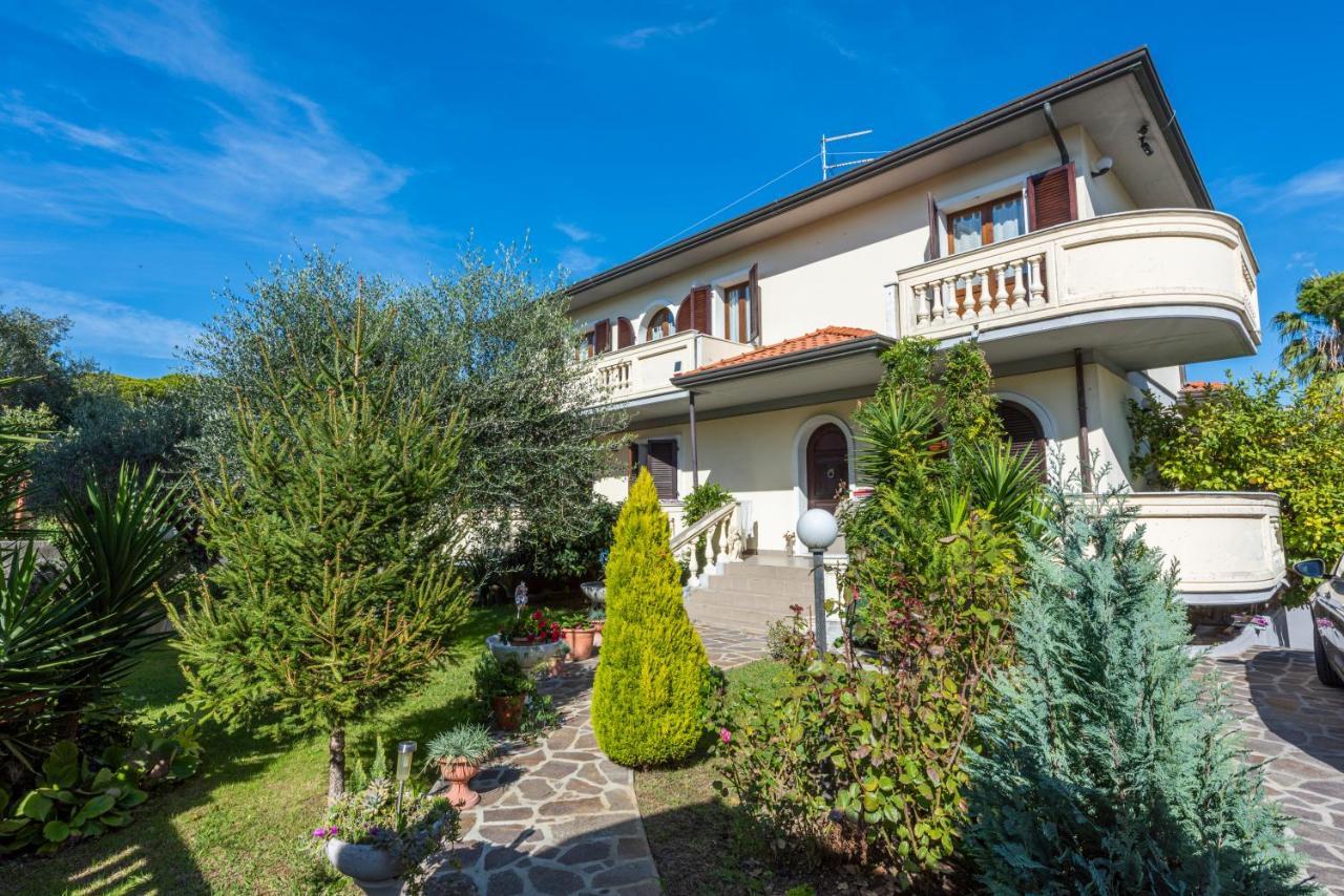 Residenza Tirrenia By Mmega Apartamento Marina di Massa Exterior foto