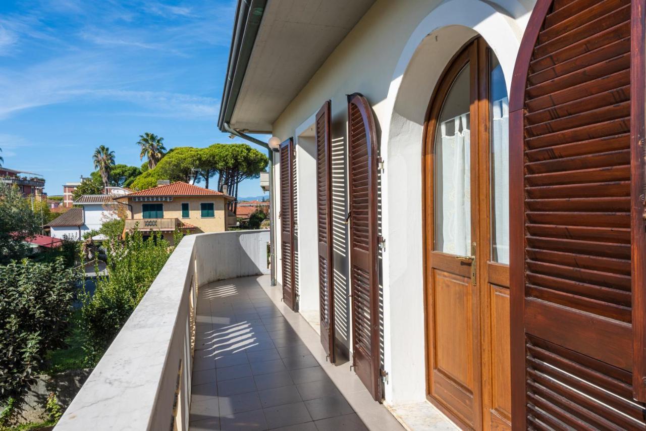 Residenza Tirrenia By Mmega Apartamento Marina di Massa Exterior foto